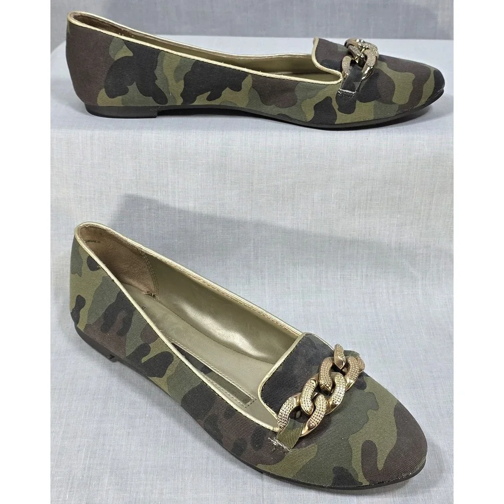 New Directions Sycamore Camo Chain Loafer Flats‎ Gold Trim Green Brown Size 8.5